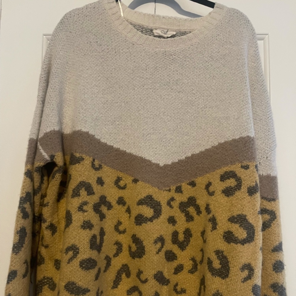 Easel Colorblock Cheetah Sweater